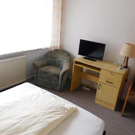 Hotel Pension Am Kurmittelhaus Бад Грунд Екстериор снимка
