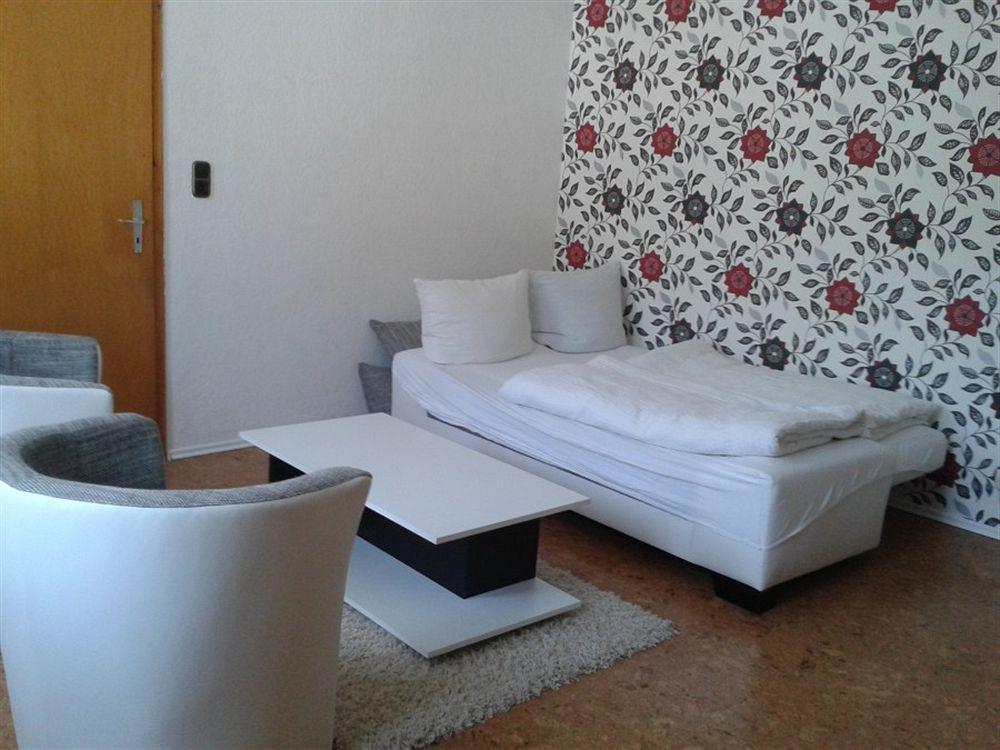 Hotel Pension Am Kurmittelhaus Бад Грунд Екстериор снимка