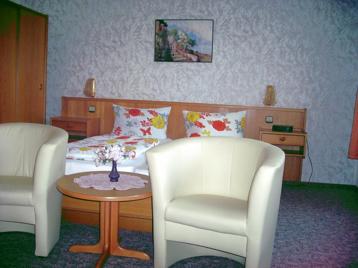 Hotel Pension Am Kurmittelhaus Бад Грунд Екстериор снимка