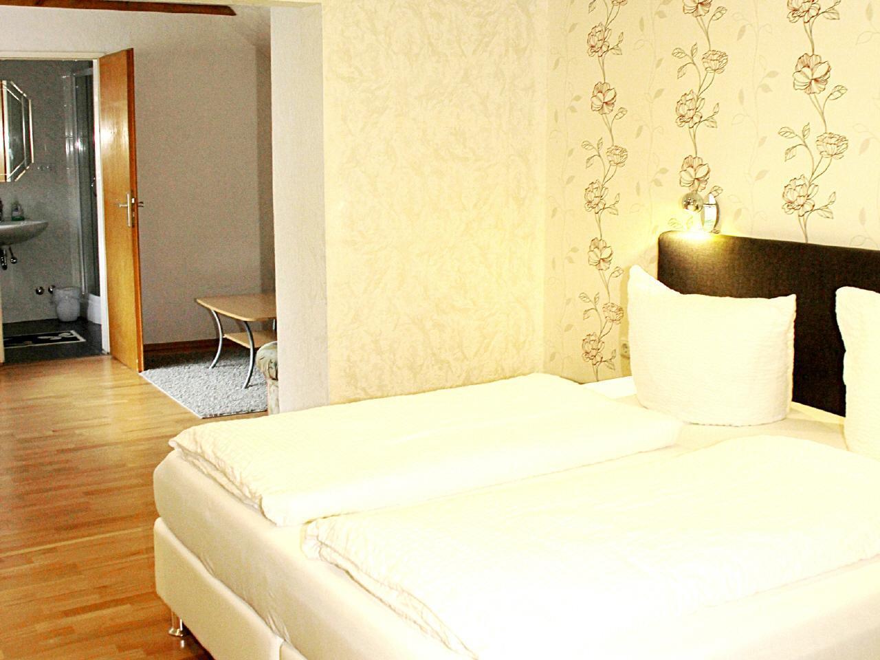 Hotel Pension Am Kurmittelhaus Бад Грунд Екстериор снимка