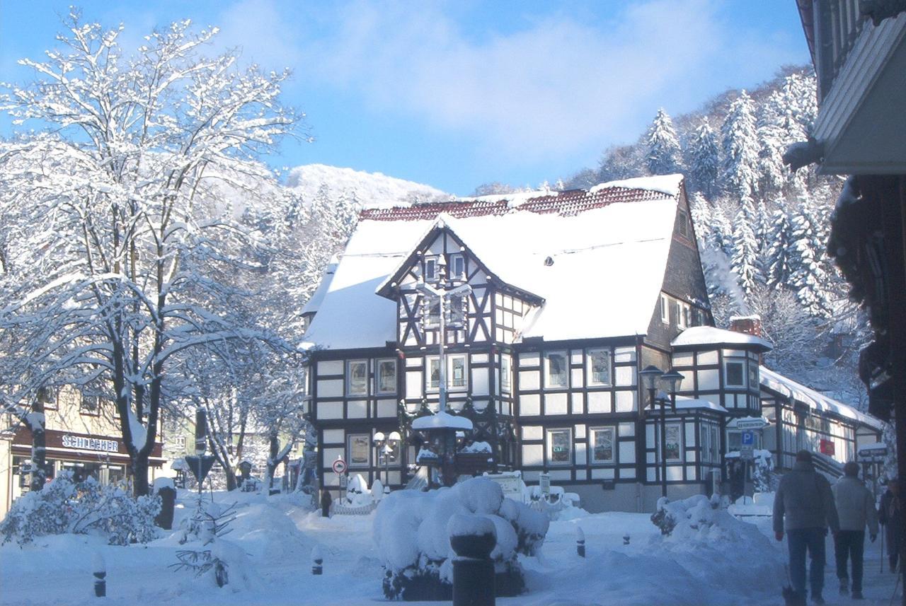 Hotel Pension Am Kurmittelhaus Бад Грунд Екстериор снимка