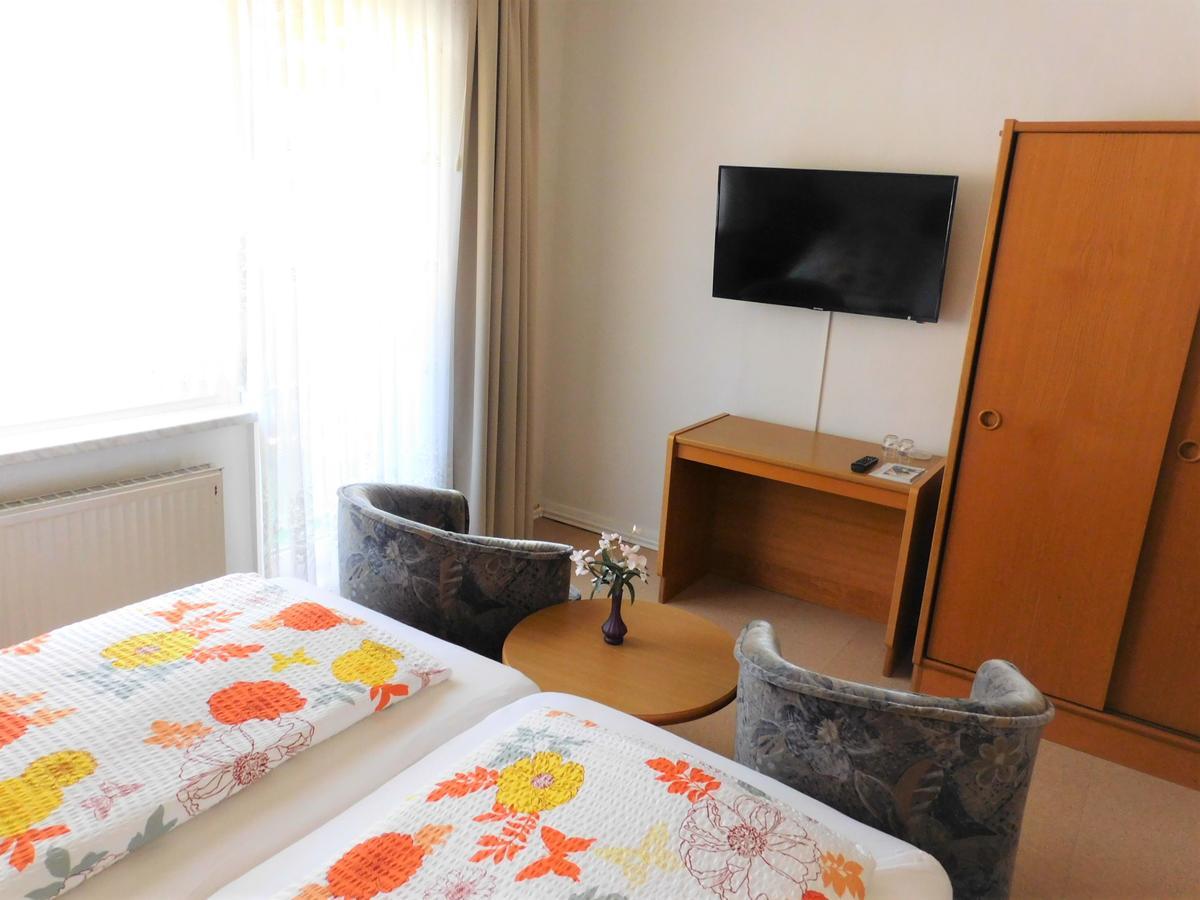 Hotel Pension Am Kurmittelhaus Бад Грунд Екстериор снимка