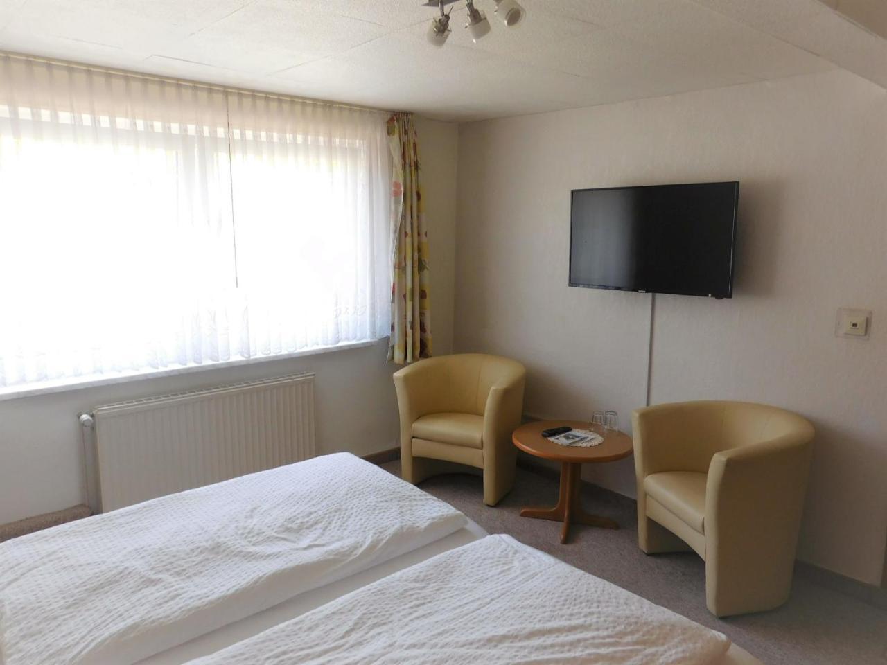 Hotel Pension Am Kurmittelhaus Бад Грунд Екстериор снимка